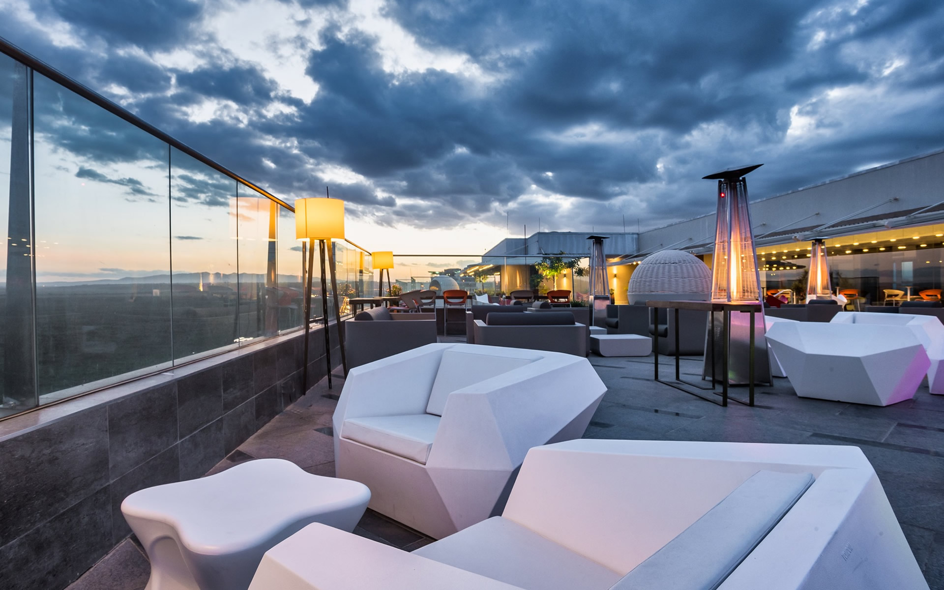 emara hotel ole sereni